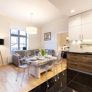  Apartament Vacationclub – Kapitańska 8